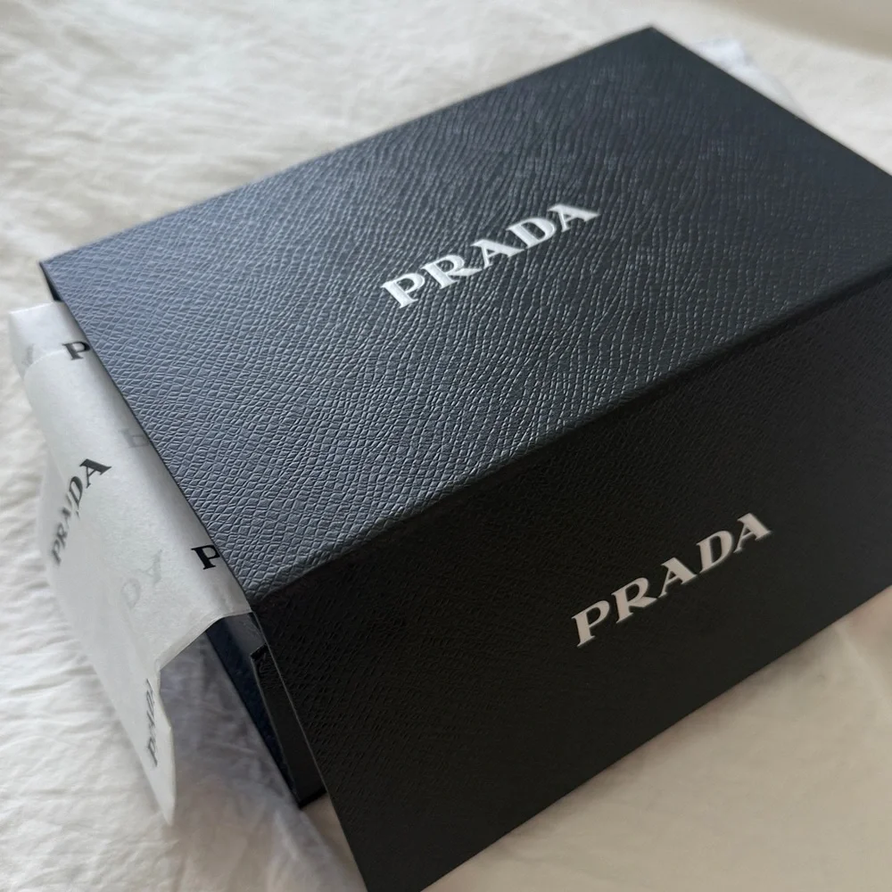 Prada Sunglasses 🕶️ - Picture 4 of 4